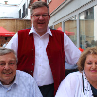 Von links Altbürgermeister Heinz Koch, Volkmar Halbleib, MdL, Eva Linsenbreder, Bezirkstagsvizepräsidentin
