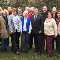 SPD-Kreisvorstand und die Mitglieder der SPD-Kreistagsfraktion stellten sich in einer Tagungspause zum Gruppenbild